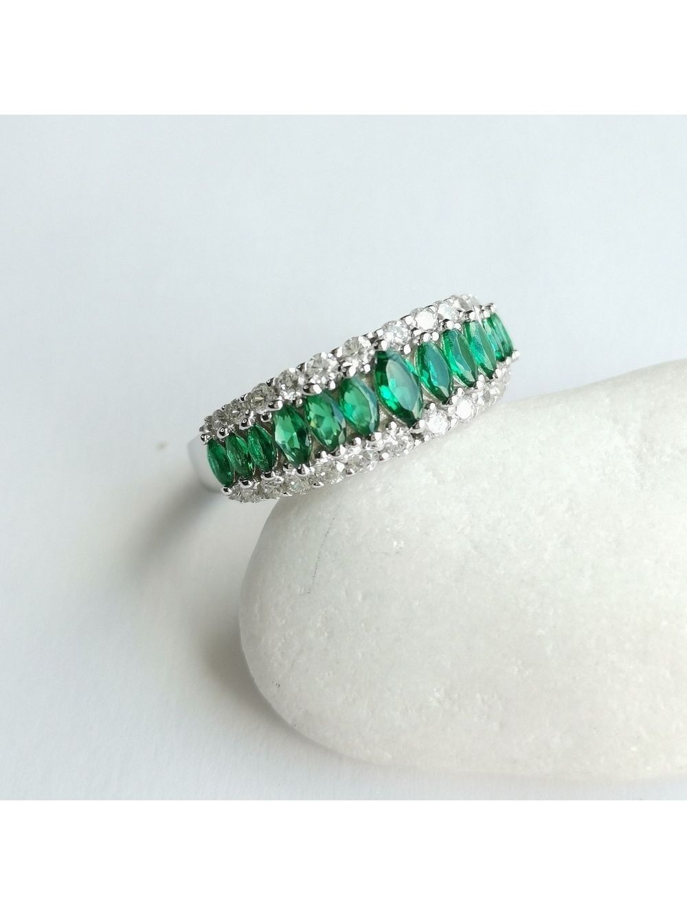 Sterling silver emerald and cz  ring sz 7 🆕